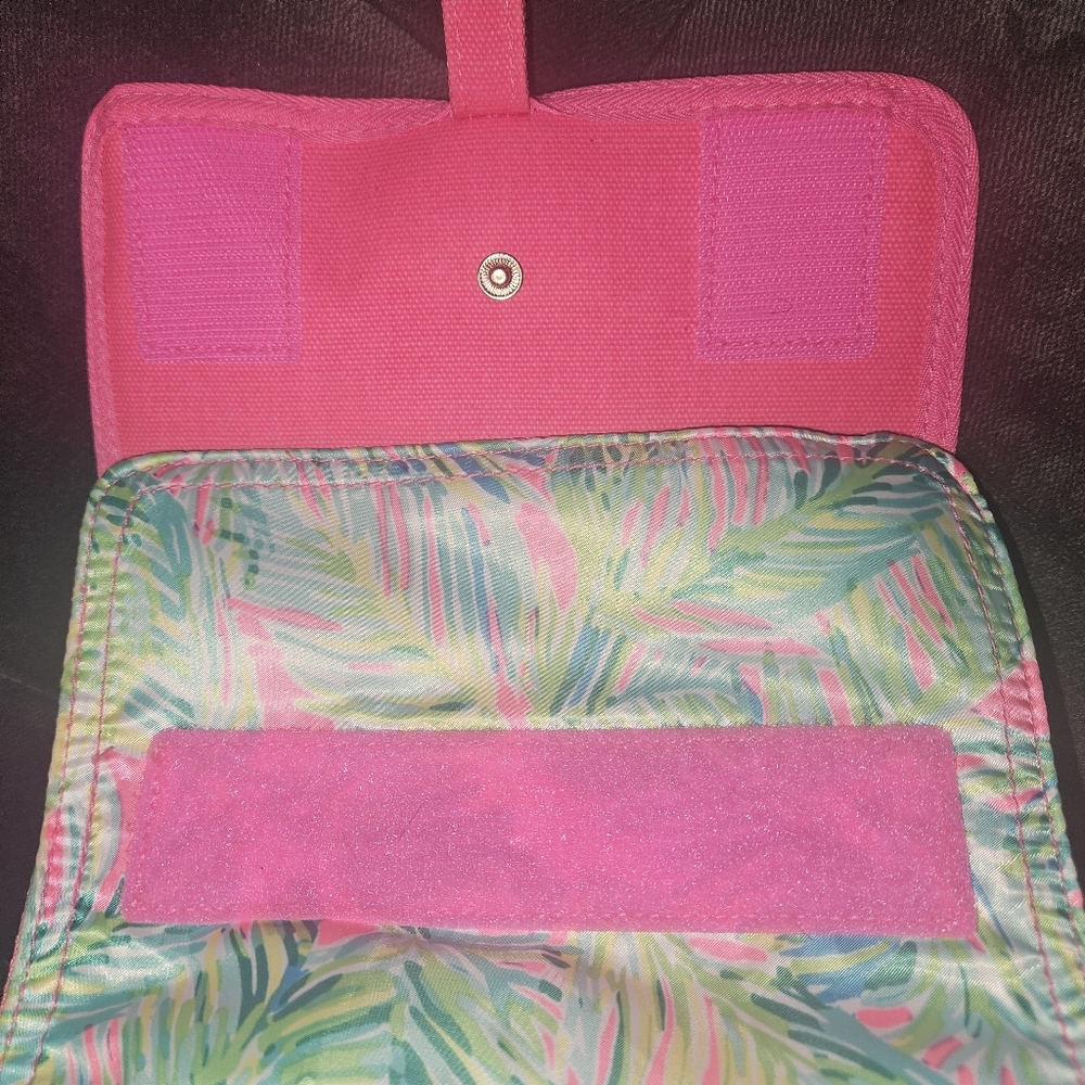 Lilly Pulitzer Tropical Pink Print Hanging Makeup Bag 🤍 - Picture 7 of 9